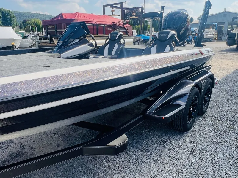 Slide: The Image of Skeeter FXR20 FLEX 2026 - 30