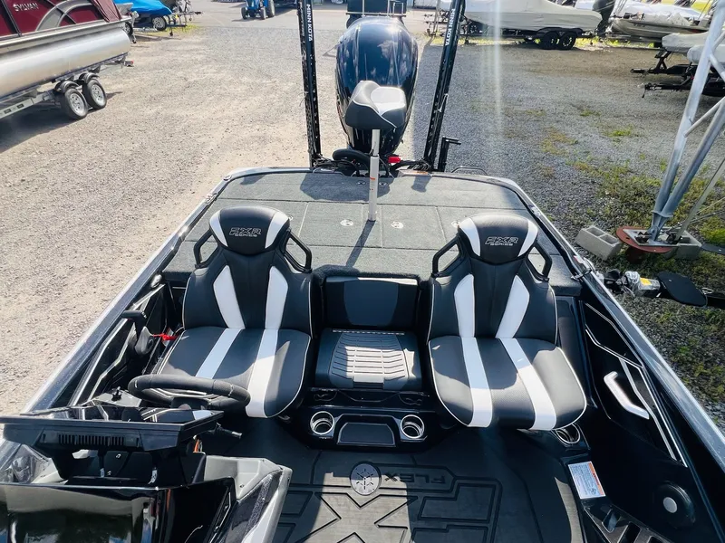 Slide: The Image of Skeeter FXR20 FLEX 2026 - 31