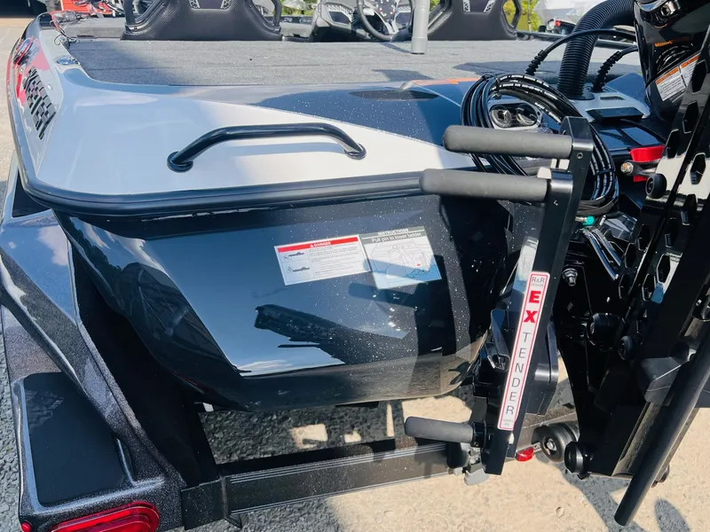 Slide: The Image of Skeeter FXR20 FLEX 2026 - 6