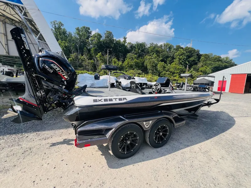 Slide: The Image of Skeeter FXR20 FLEX 2026 - 7