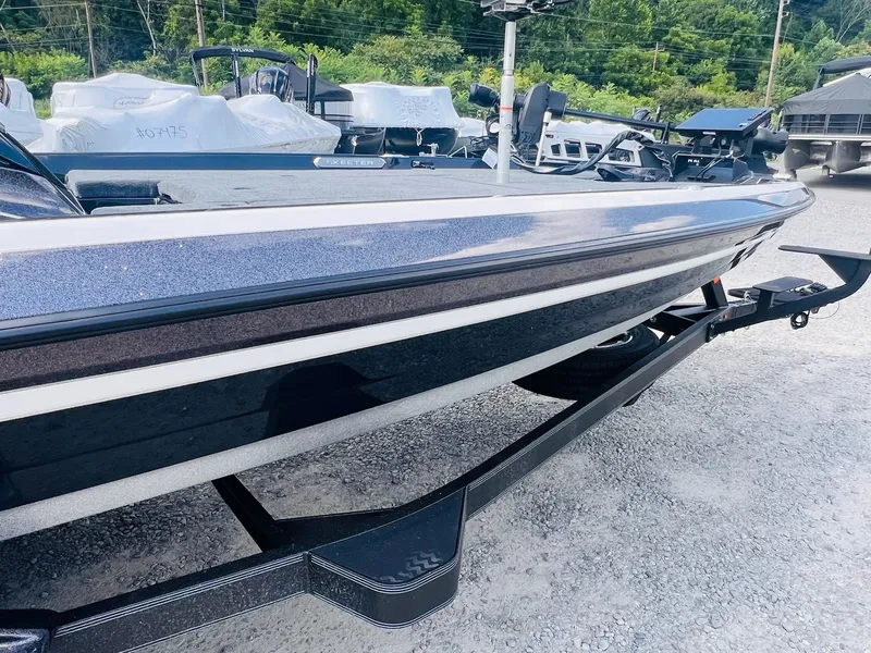 Slide: The Image of Skeeter FXR20 FLEX 2026 - 9