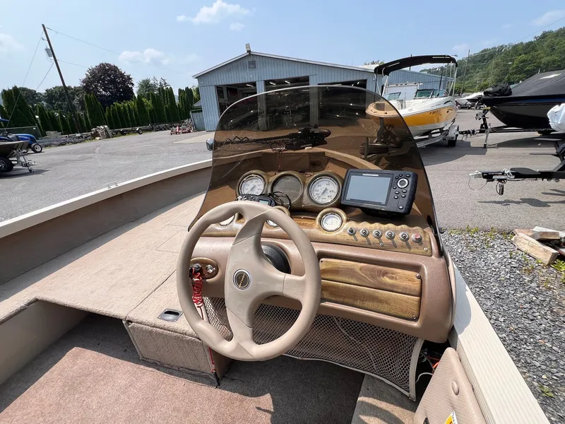 Slide: The Image of Crestliner 1750 Fish Hawk 2003 - 14