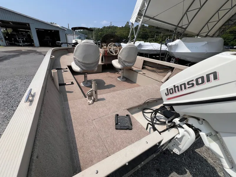 Slide: The Image of Crestliner 1750 Fish Hawk 2003 - 17