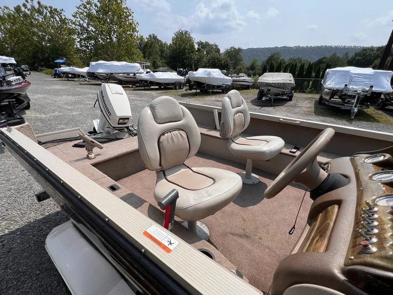 Slide: The Image of Crestliner 1750 Fish Hawk 2003 - 19