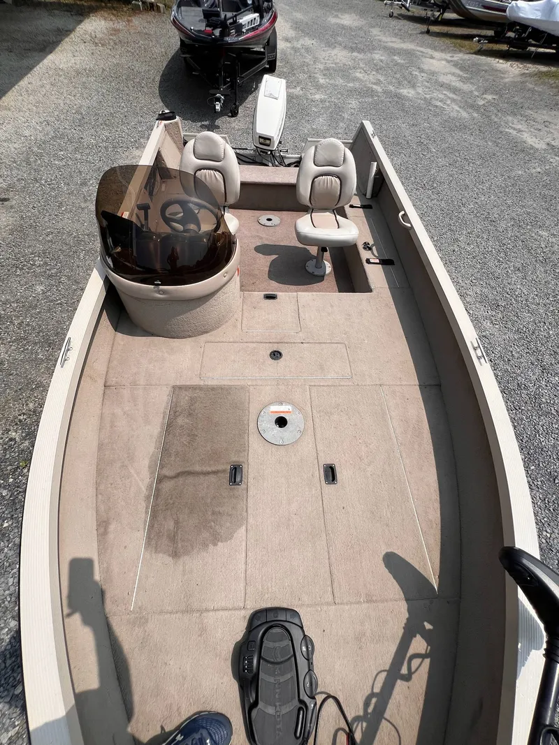 Slide: The Image of Crestliner 1750 Fish Hawk 2003 - 23