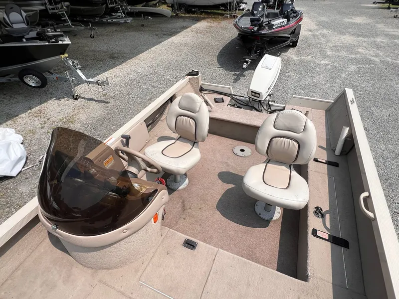 Slide: The Image of Crestliner 1750 Fish Hawk 2003 - 4