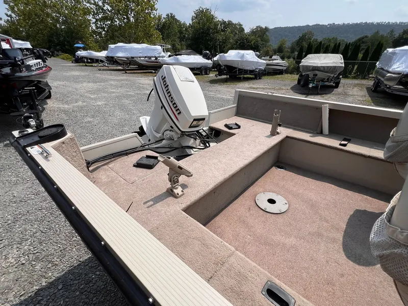 Slide: The Image of Crestliner 1750 Fish Hawk 2003 - 5