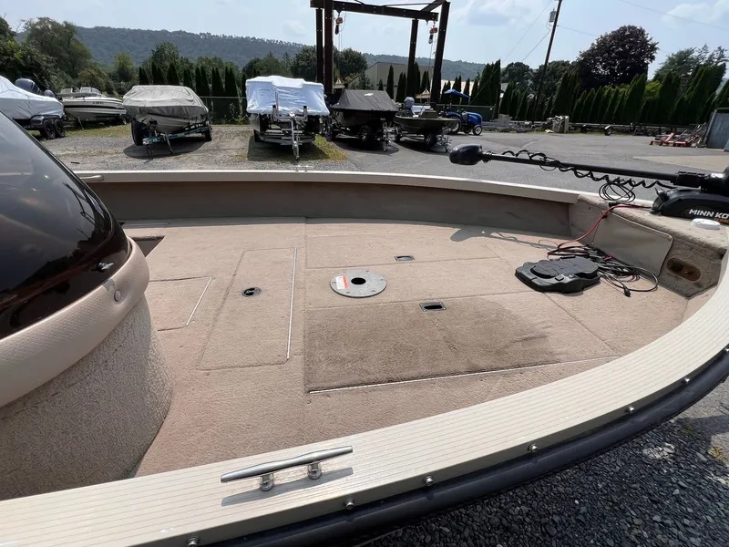 Slide: The Image of Crestliner 1750 Fish Hawk 2003 - 6