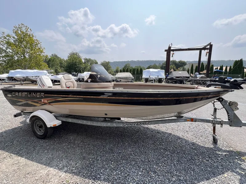 Slide: The Image of Crestliner 1750 Fish Hawk 2003 - 8
