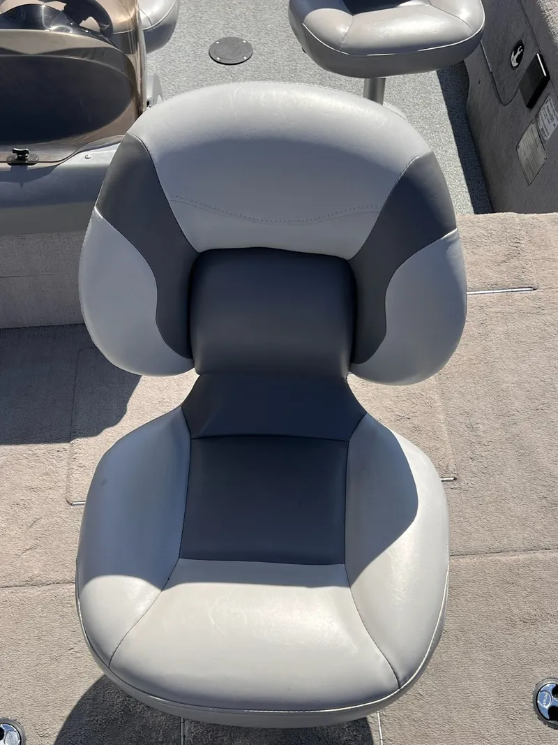 Slide: The Image of Smoker Craft Pro Angler 161 2010 - 13