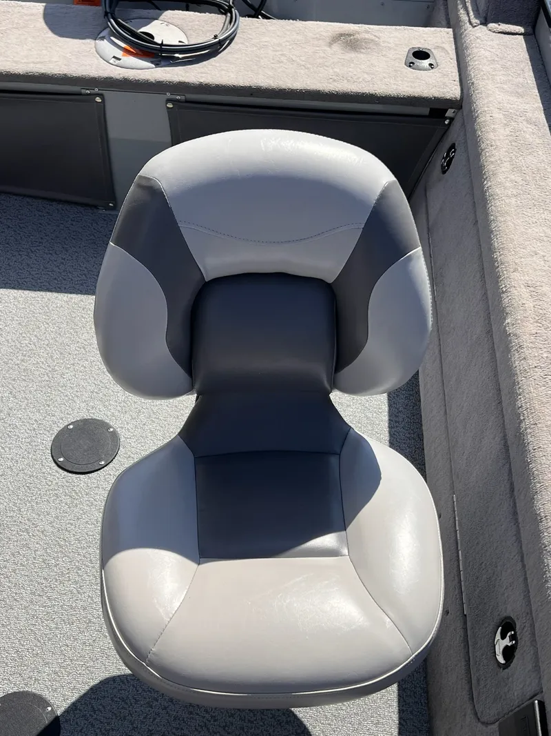 Slide: The Image of Smoker Craft Pro Angler 161 2010 - 22