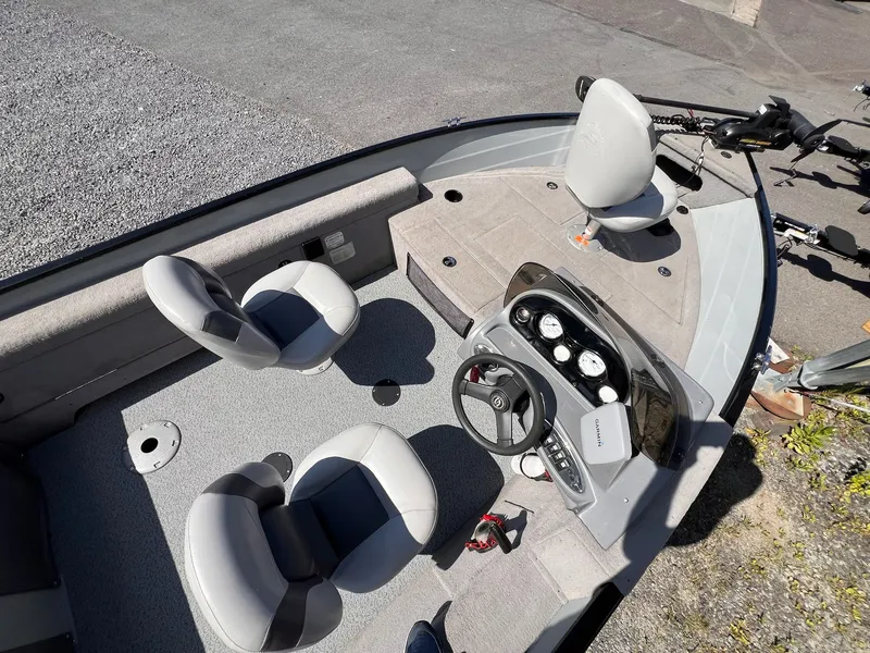 Slide: The Image of Smoker Craft Pro Angler 161 2010 - 4