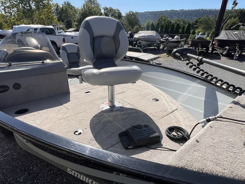 Slide: The Image of Smoker Craft Pro Angler 161 2010 - 5