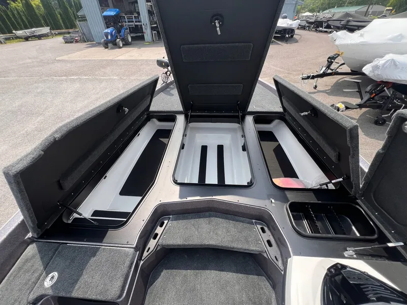 Slide: The Image of Skeeter ZXR21 SE 2025 - 32