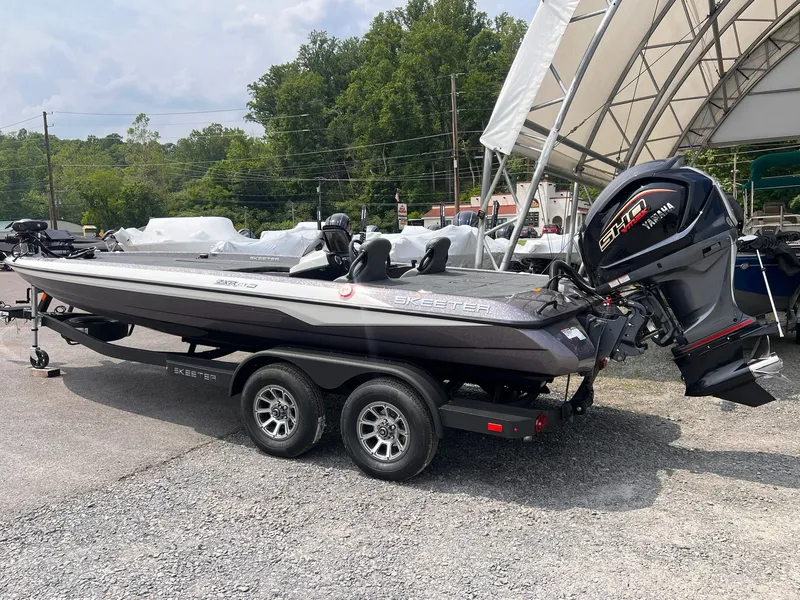 Slide: The Image of Skeeter ZXR21 SE 2025 - 35