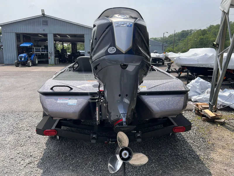 Slide: The Image of Skeeter ZXR21 SE 2025 - 36