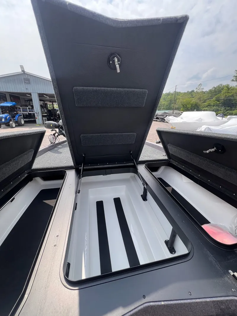 Slide: The Image of Skeeter ZXR21 SE 2025 - 5