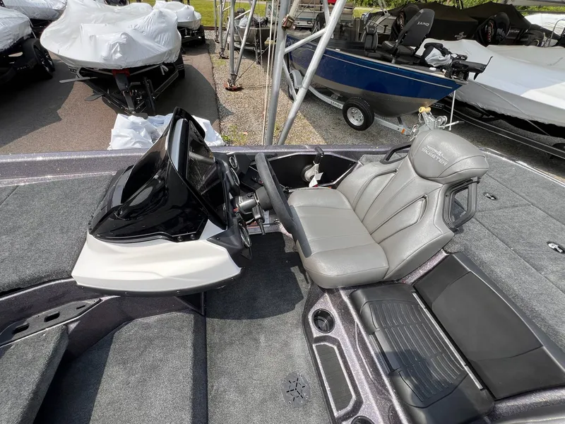 Slide: The Image of Skeeter ZXR21 SE 2025 - 9