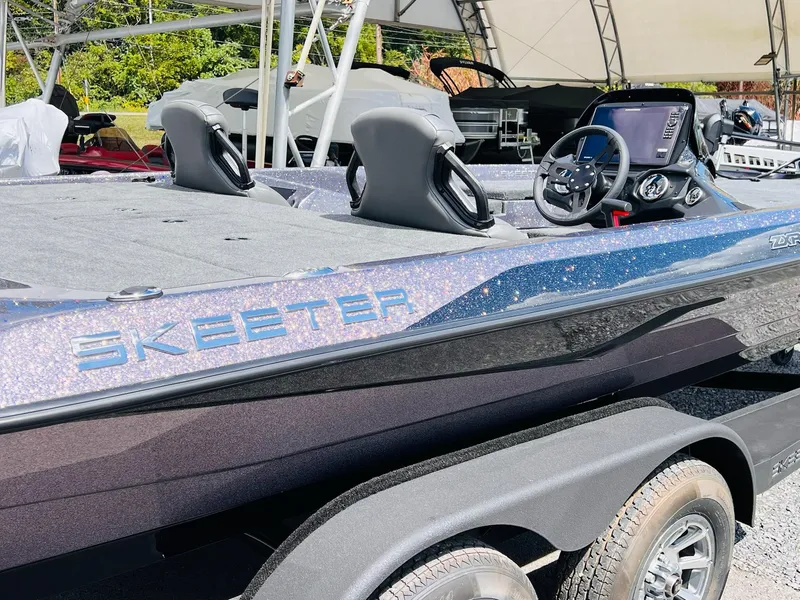 Slide: The Image of Tracker Tundra 2005 - 10