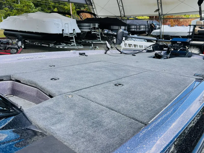 Slide: The Image of Tracker Tundra 2005 - 21