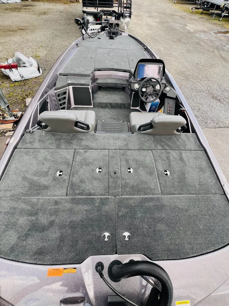 Slide: The Image of Tracker Tundra 2005 - 23