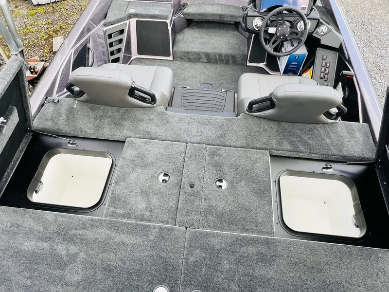 Slide: The Image of Tracker Tundra 2005 - 25