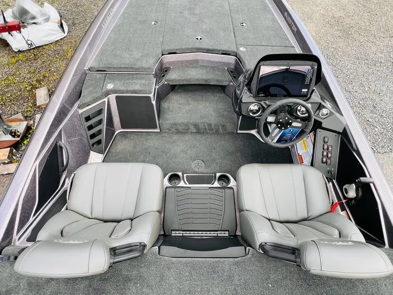 Slide: The Image of Tracker Tundra 2005 - 28