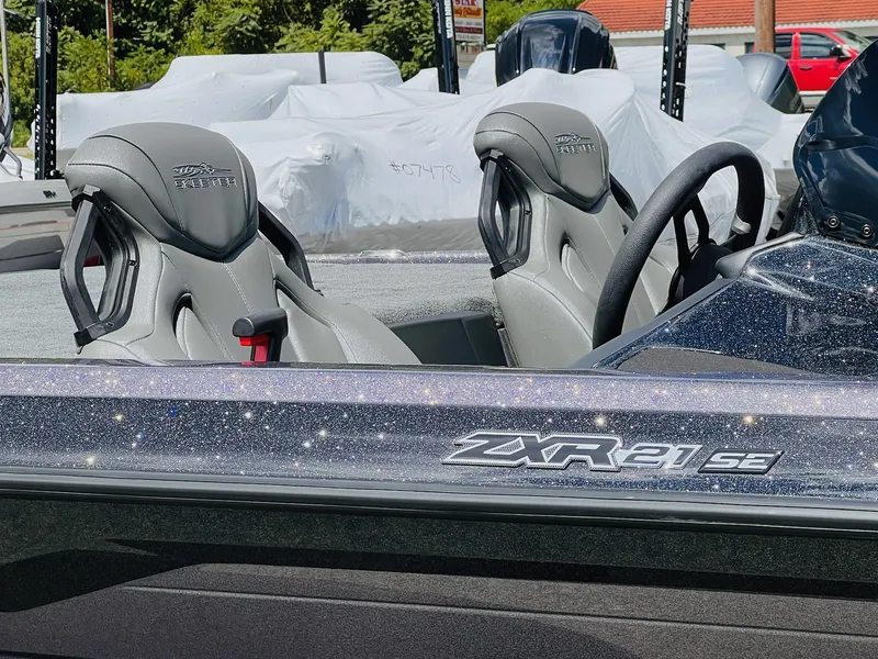 Slide: The Image of Tracker Tundra 2005 - 31