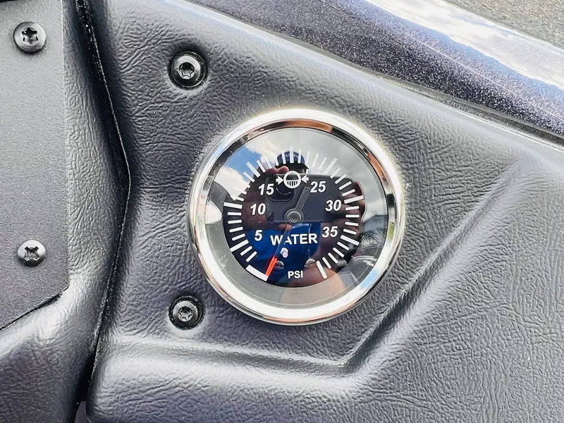 Slide: The Image of Tracker Tundra 2005 - 33