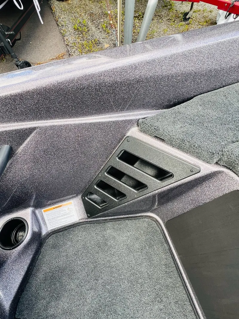 Slide: The Image of Tracker Tundra 2005 - 38