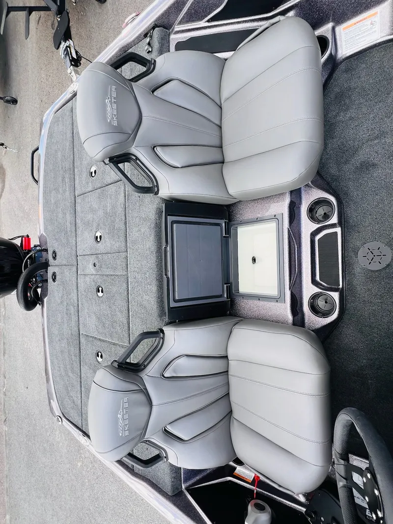 Slide: The Image of Tracker Tundra 2005 - 5