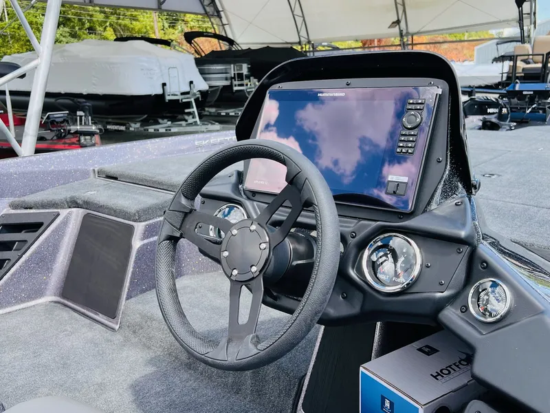 Slide: The Image of Tracker Tundra 2005 - 6