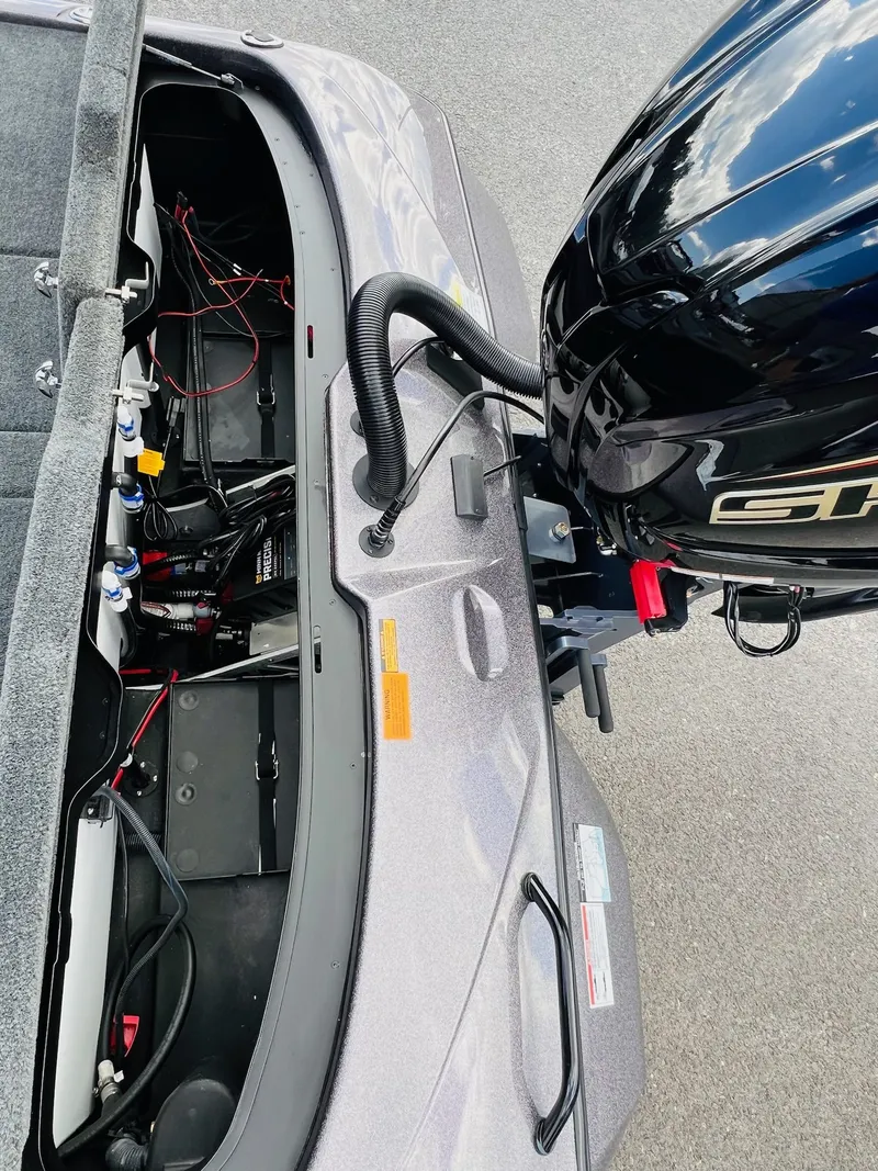 Slide: The Image of Tracker Tundra 2005 - 8