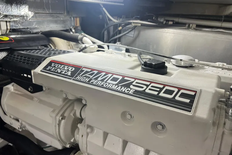 Slide: The Image of Volvo Penta TAMD75 EDC engine in 2004 Carver 466 MY yacht. - 65