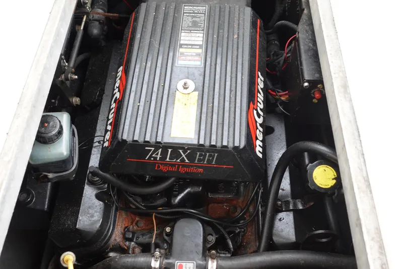 Slide: The Image of MerCruiser 7.4 LX EFI engine in 1997 Sea Ray 270 Sundancer boat. - 20
