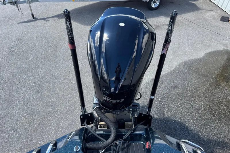 Slide: The Image of 2014 Ranger 520C boat with Yamaha engine and Power-Pole anchors, viewed from above. - 19