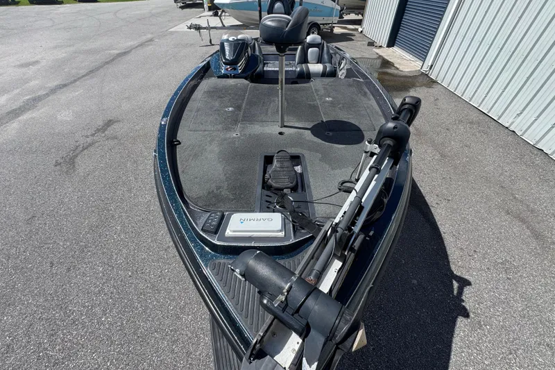 Slide: The Image of 2014 Ranger 520C fishing boat with trolling motor and Garmin equipment. - 5