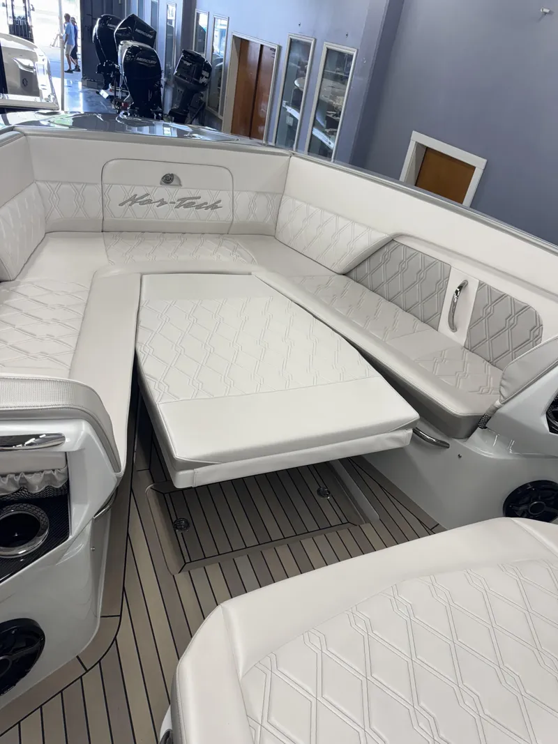 Slide: The Image of Nor-Tech 400 Super Sport 2026 - 16