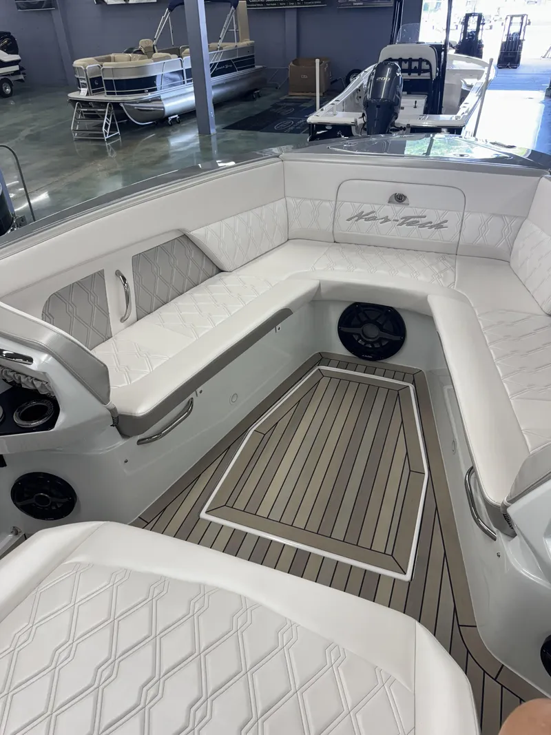 Slide: The Image of Nor-Tech 400 Super Sport 2026 - 17