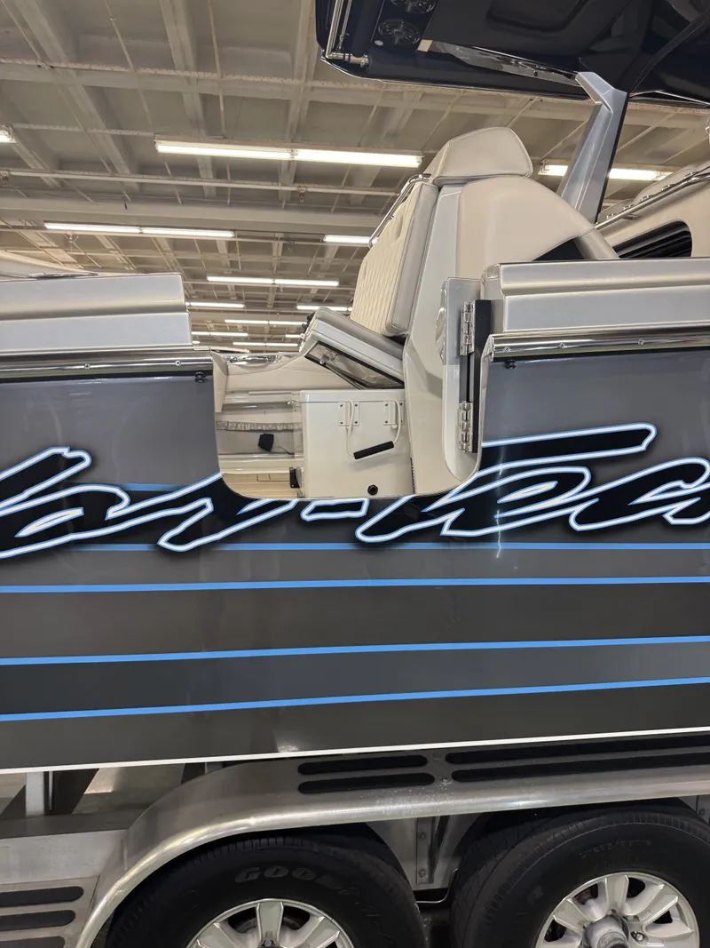 Slide: The Image of Nor-Tech 400 Super Sport 2026 - 21