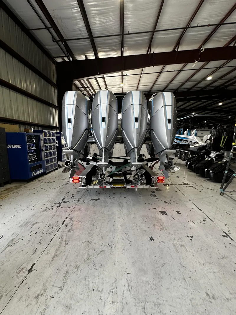 Slide: The Image of Nor-Tech 400 Super Sport 2026 - 6