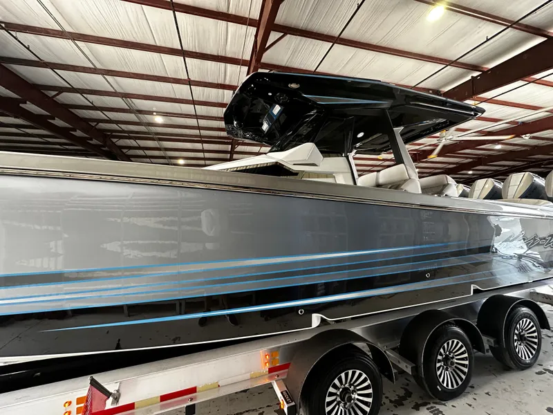 Slide: The Image of Nor-Tech 400 Super Sport 2026 - 8