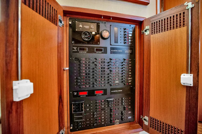 Slide: The Image of Cabo 40 Express 2003 - 21