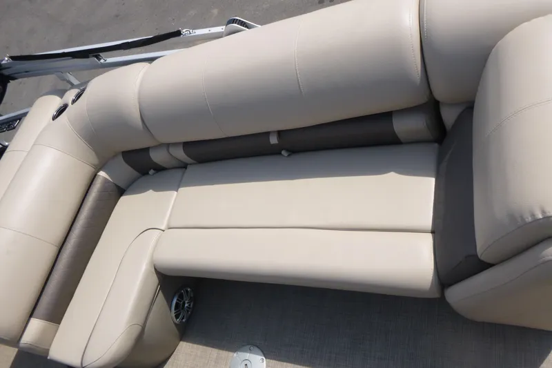 Slide: The Image of Luxurious seating on 2022 Sun Tracker Fishin' Barge 20 DLX pontoon boat. - 9