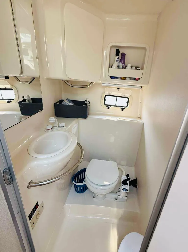 Slide: The Image of Maxum 2800 SCR 1998 - 15