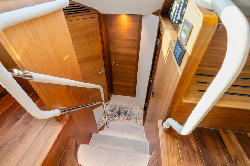 Slide: The Image of Princess F62 Stumped- Cabin Companionway - 41