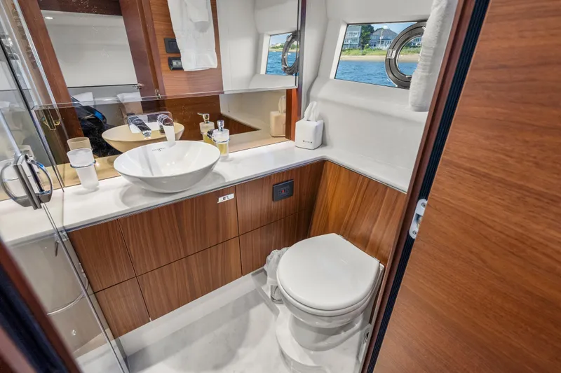 Slide: The Image of Princess F62 Stumped- Forward VIP Stateroom Head - 47