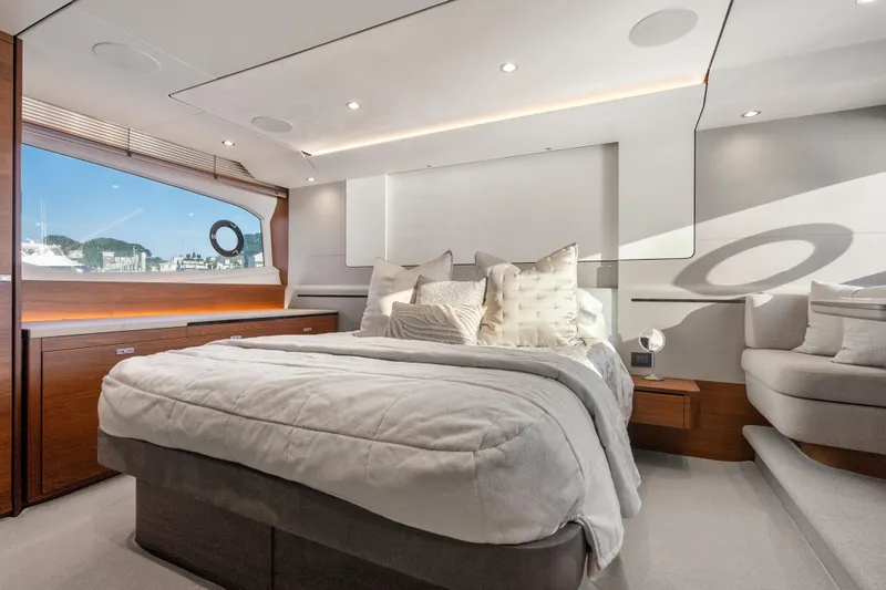 Slide: The Image of Princess F62 Stumped- Master Stateroom - 51