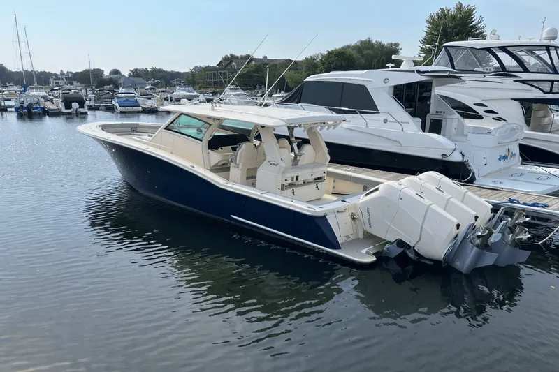 Slide: The Image of Scout 425 LXF 2024 - 1