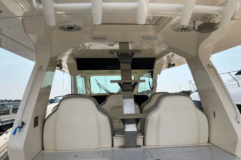 Slide: The Image of Scout 425 LXF 2024 - 14